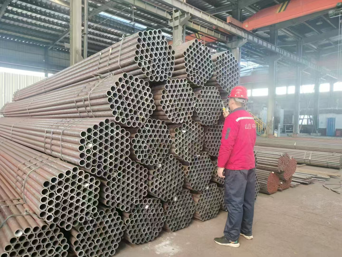 Vysoký standard ASTM A192 bezešvé ocelové trubky Dodavatel uhlíkové oceli St52