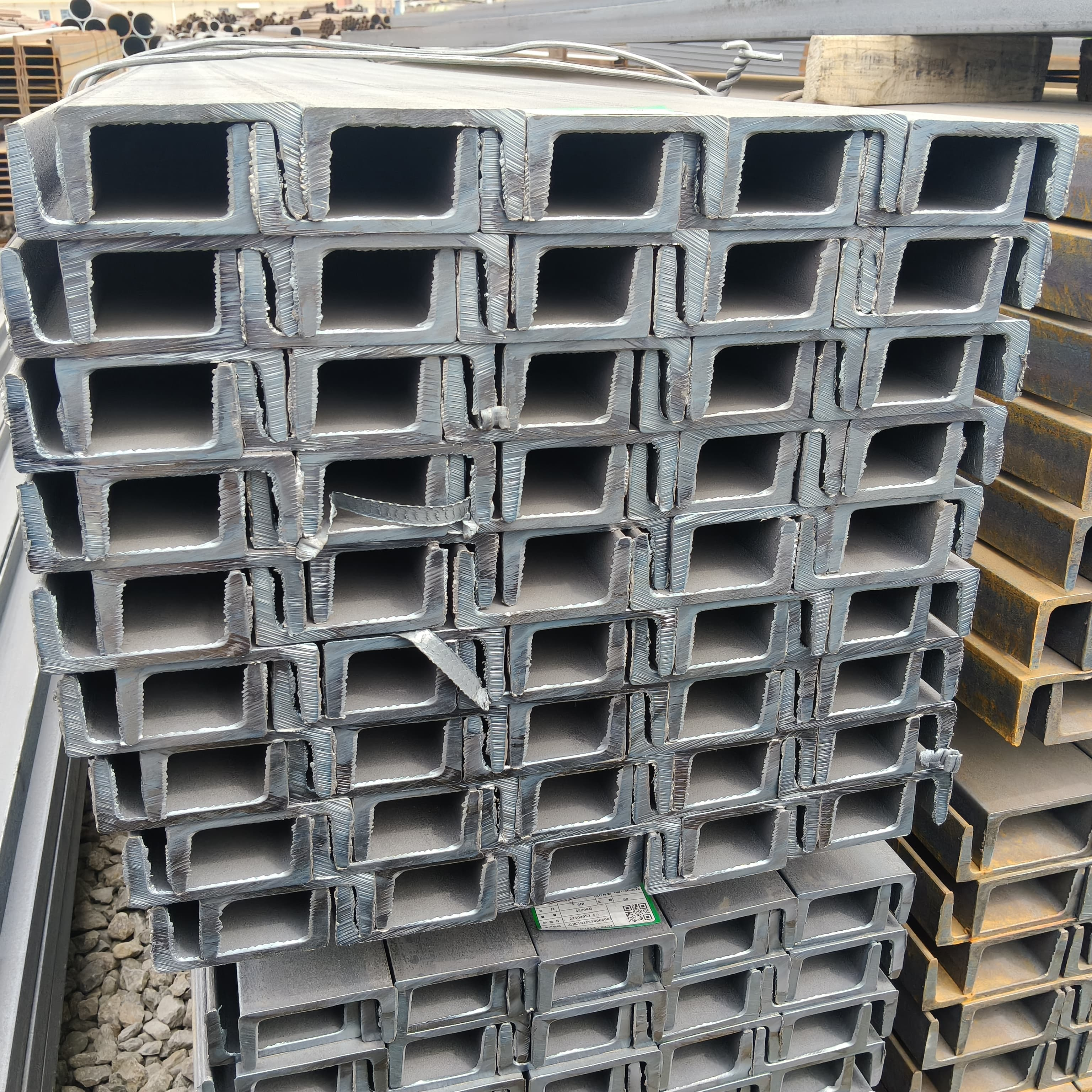 中国制造 Q355b/C/D/E 槽钢 Upe300 C 槽钢价格有竞争力的供应商